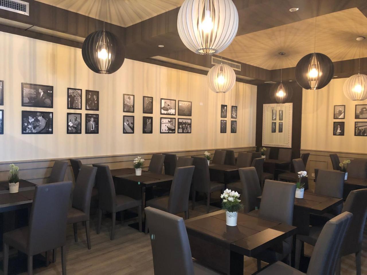 Hotel Palacavicchi Чампино Екстериор снимка