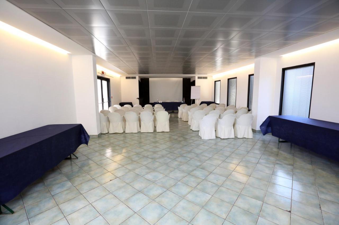 Hotel Palacavicchi Чампино Екстериор снимка