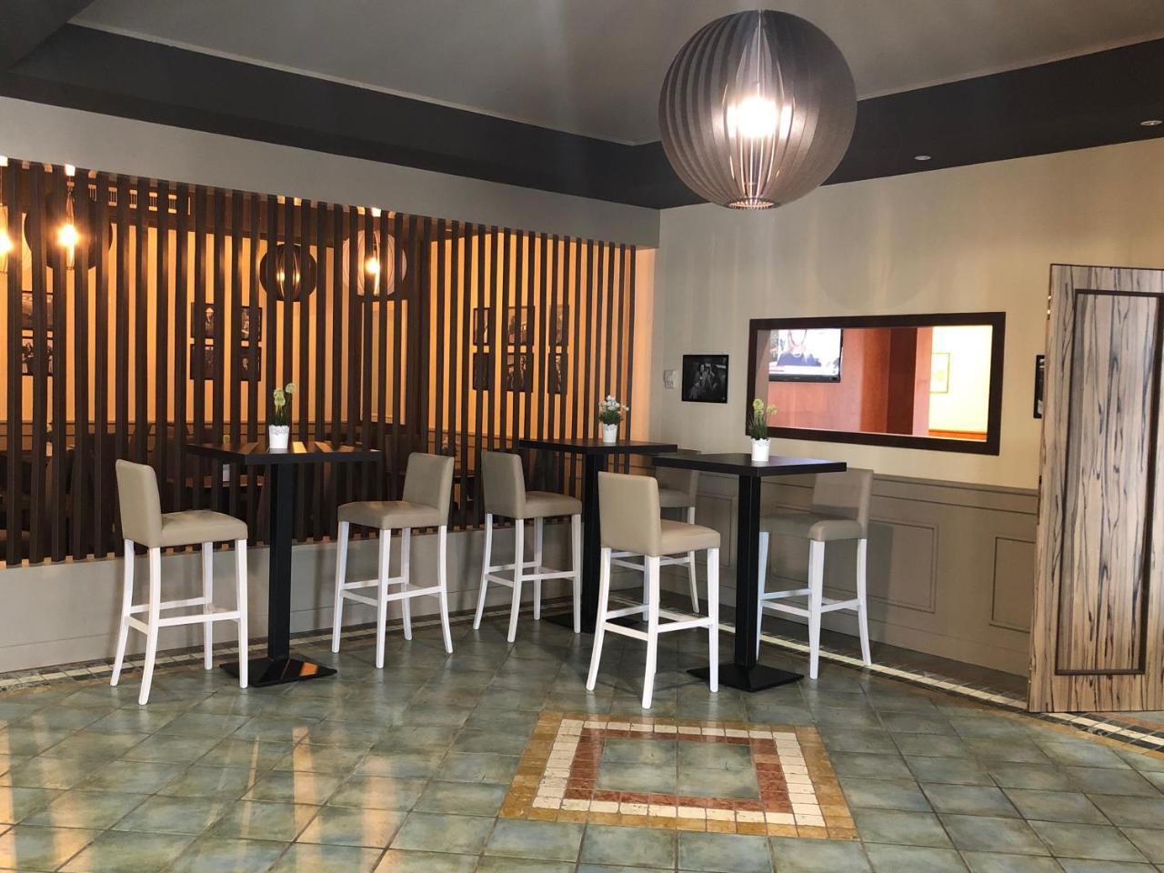 Hotel Palacavicchi Чампино Екстериор снимка