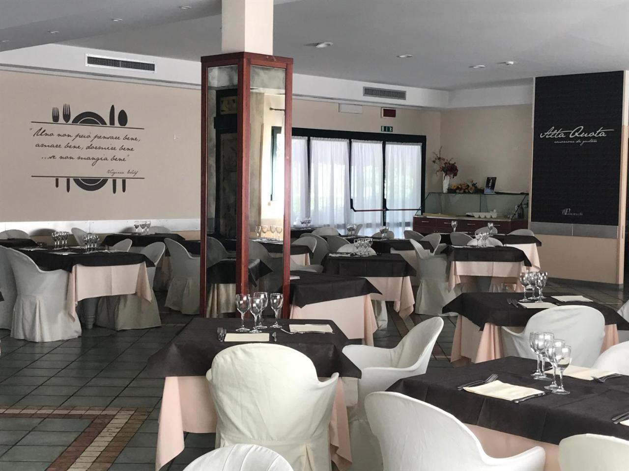 Hotel Palacavicchi Чампино Екстериор снимка