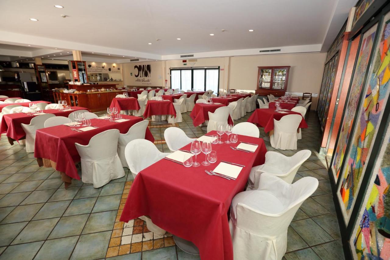 Hotel Palacavicchi Чампино Екстериор снимка