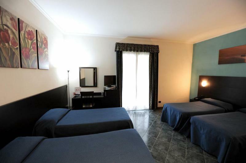 Hotel Palacavicchi Чампино Екстериор снимка
